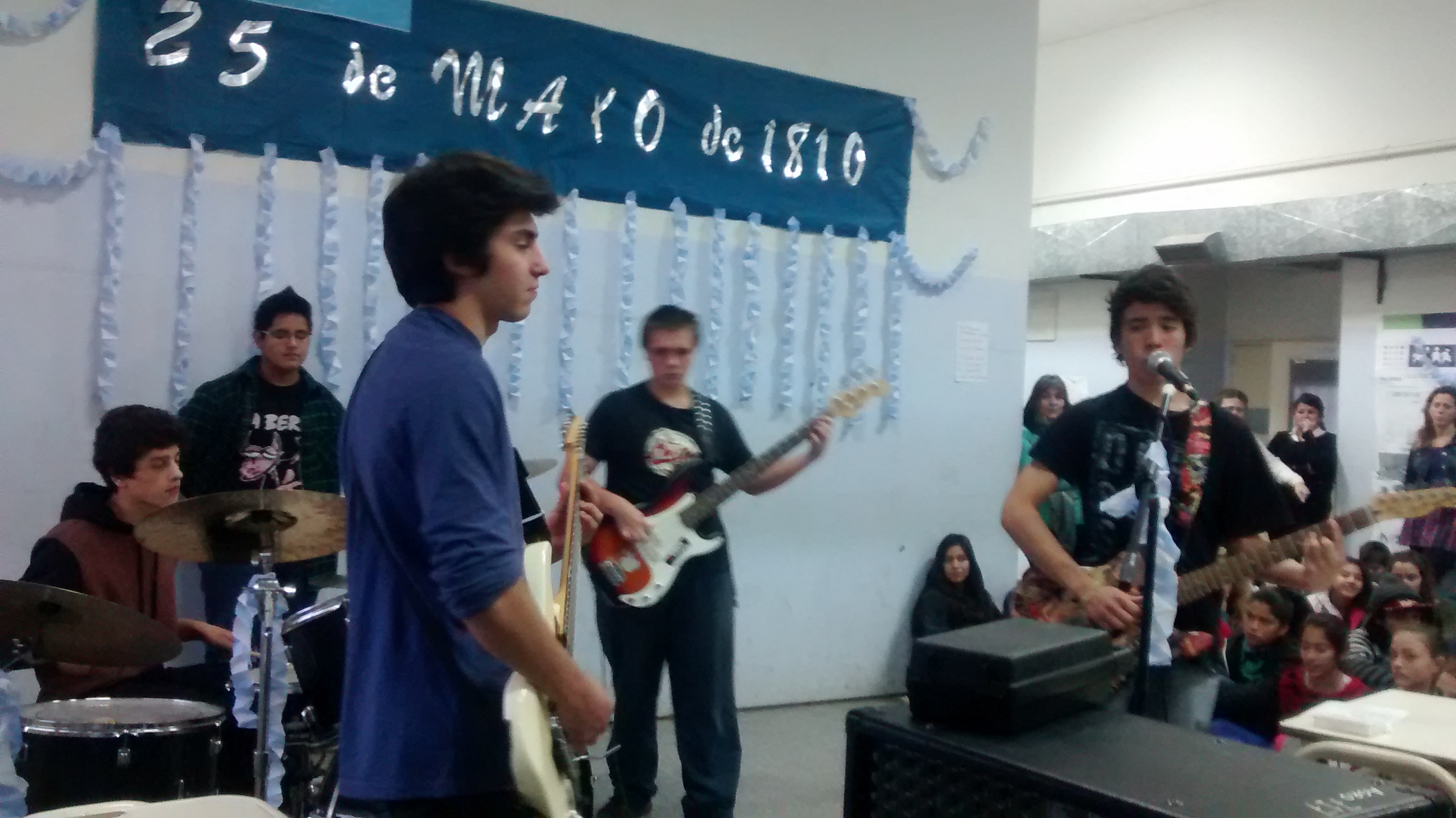 Concierto dentro de la escuela del día 25 de mayo de 1810